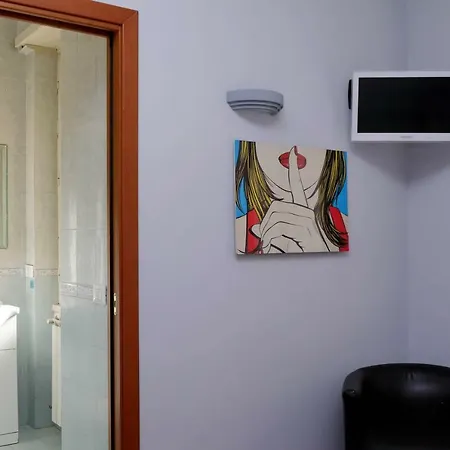 Sapphire Apartment Rom