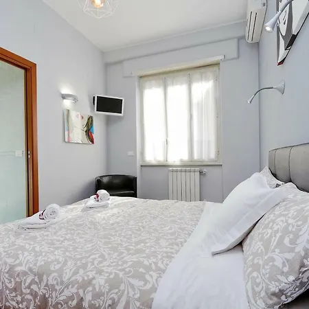 Sapphire Apartment *